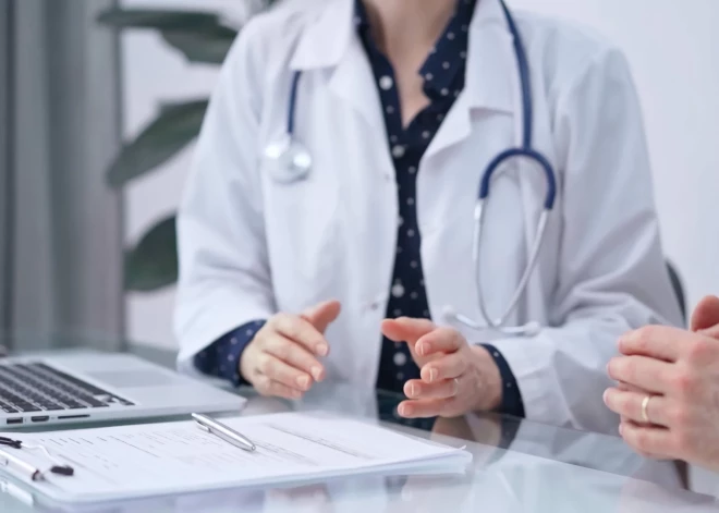 Līdz pat 41 000 eiro mēnesī: cik patiesībā nopelna ārsti Latvijā 