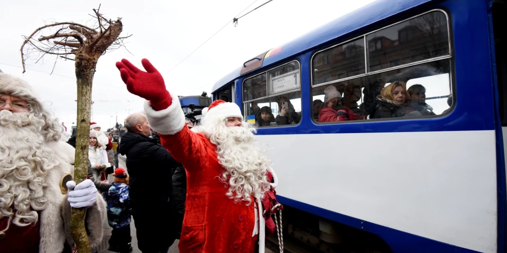 Ziemassvētku laikā sabiedriskais transports kursēs pēc brīvdienu grafika.