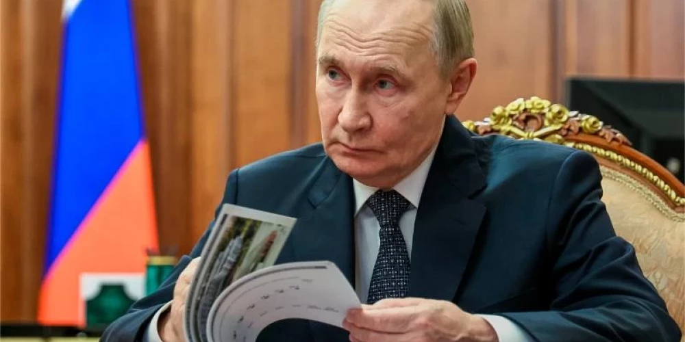 Krievija noraida ideju par pamieru Ziemassvētku laikā.