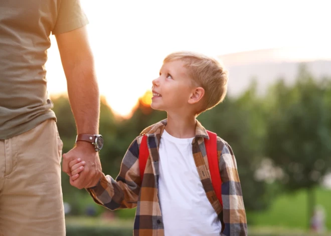 Idejas vecākiem: ko jautāt bērnam, ja “Kā tev gāja?” vairs nestrādā