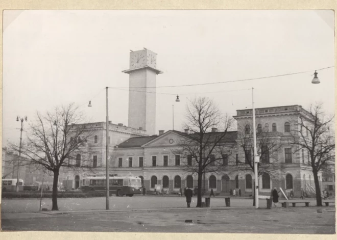 Рига до асфальта и перестроек: в Сети появились уникальные фото столицы из прошлого века