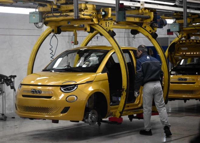 Eiropas Komisija neaizliegs no 2035. gada jaunus auto ar iekšdedzes dzinējiem