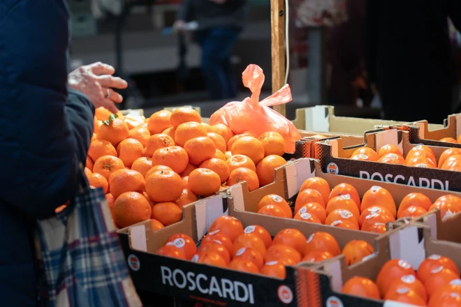 Mandarīnu piedāvājums Centrāltirgū pārsvarā no Spānijas.