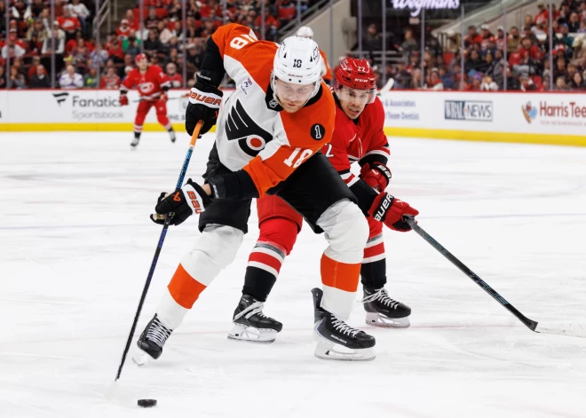 Ābols ar "Flyers" uzvar Monreālas "Canadiens" komandu