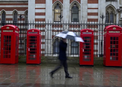 Valsts policija aicina steidzami atsaukties Lielbritānijā dzīvojošu sievieti.