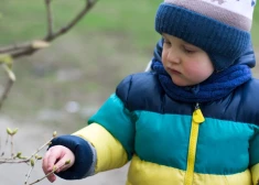“Mans bērns vienmēr ir pēdējais…” Kā vecākiem tikt galā ar sajūtu, ka bērns dārziņā paliek visilgāk