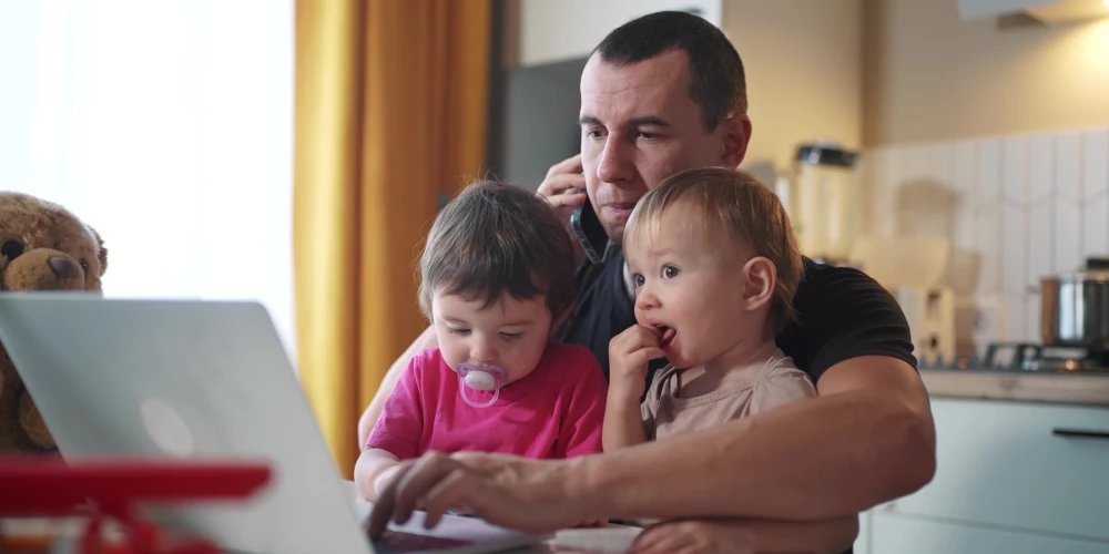 Vecāku dzīve ar maziem bērniem bieži līdzinās nepārtrauktam skrējienam, un brīžiem šķiet – taču noteikti eksistē kāds vienkāršāks risinājums.
