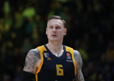 "Его сын постоянно плачет, мальчик все время вспоминает папу": что происходит в деле Яниса Тиммы спустя год после его смерти