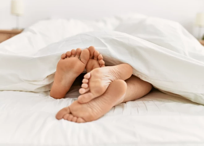 Vai pārim tiešām jāguļ zem vienas segas?