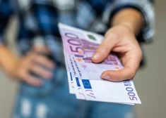 Кому и насколько поднимут выплаты в Латвии с 2026 года? Полный обзор изменений