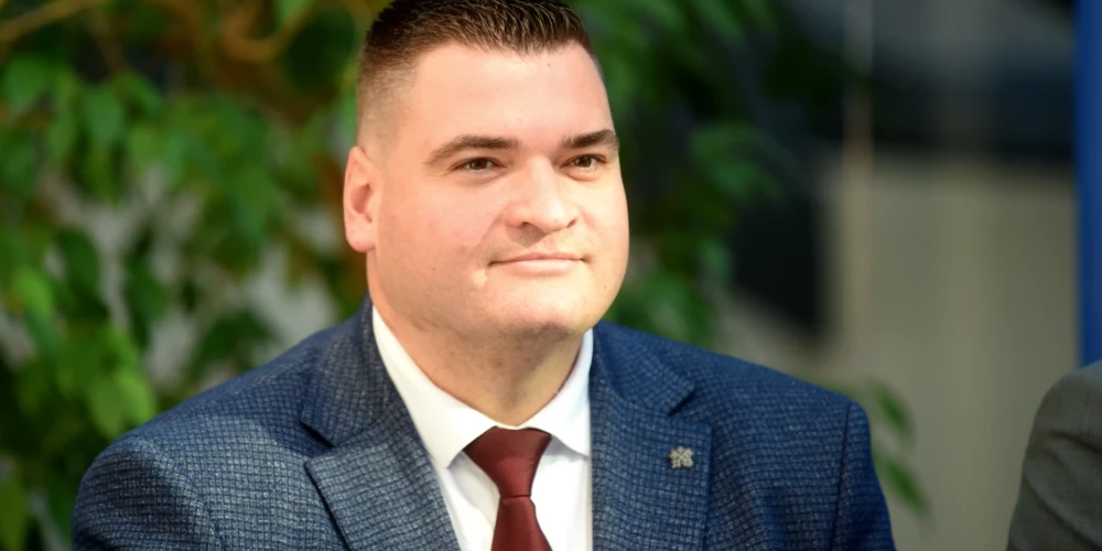 Эдвард Ратниекс считает, что Рига очищена от прославляющих Россию памятников.