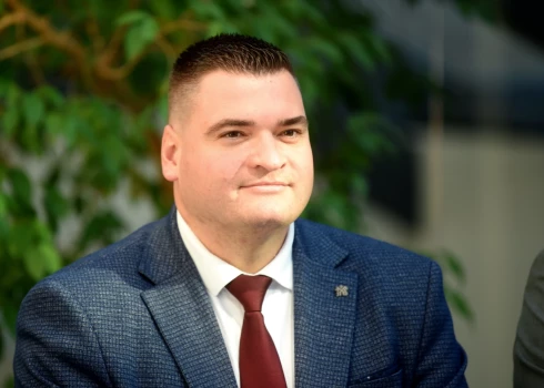 Эдвард Ратниекс считает, что Рига очищена от прославляющих Россию памятников.