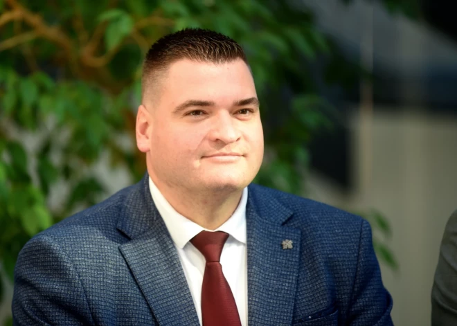 Ратниексу предложили подкачаться ради памятника Пушкину: во что в Думе превратилась важная дискуссия