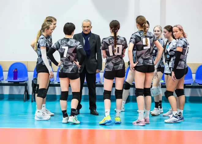"Trīs Zvaigžņu balvu" par mūža ieguldījumu sportā saņems volejbola treneris Andris Vitauts Kļaviņš