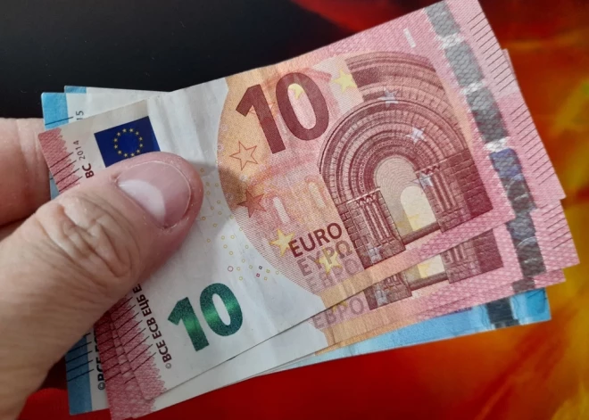 10 евро, которые решают будущее. Эксперт высказался о пенсиях латвийцев