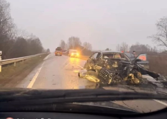 ВИДЕО: еще одно смертельное ДТП - на Резекненском шоссе погибла 17-летняя девушка