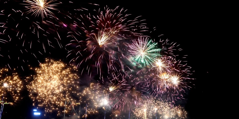 В Риге запрещено использование пиротехники в ночное время.