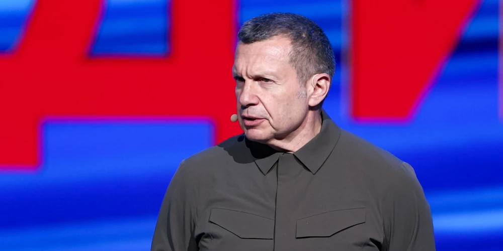 Krievijas propagandists Vladimirs Solovjovs fantazē par Berlīnes iznīcināšanu un Vīnes atbrīvošanu.