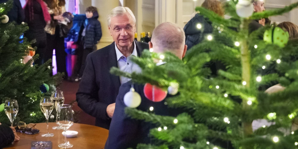 “Pastkartes Ziemassvētkos” pirmizrāde.