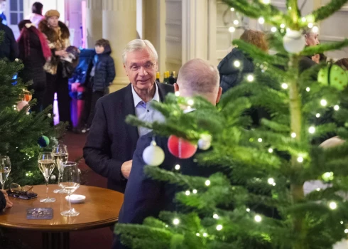 “Pastkartes Ziemassvētkos” pirmizrāde.