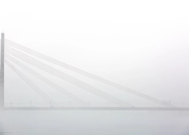 Daļā valsts ceturtdien saglabāsies migla