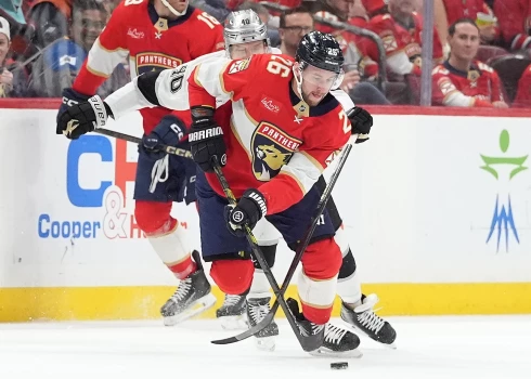u Nacionālās hokeja līgas regulārā čempionāta spēlē trešdien izcīnīja latviešu aizsarga Uvja Balinska pārstāvētā Floridas "Panthers" komanda. 