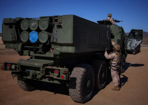 ASV apstiprina ieroču pārdošanu Taivānai 11 miljardu ASV dolāru vērtībā. 