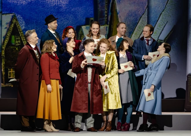 Ieskats Latvijas Nacionālā teātra koncertiestudējumā "Pastkartes Ziemassvētkos".