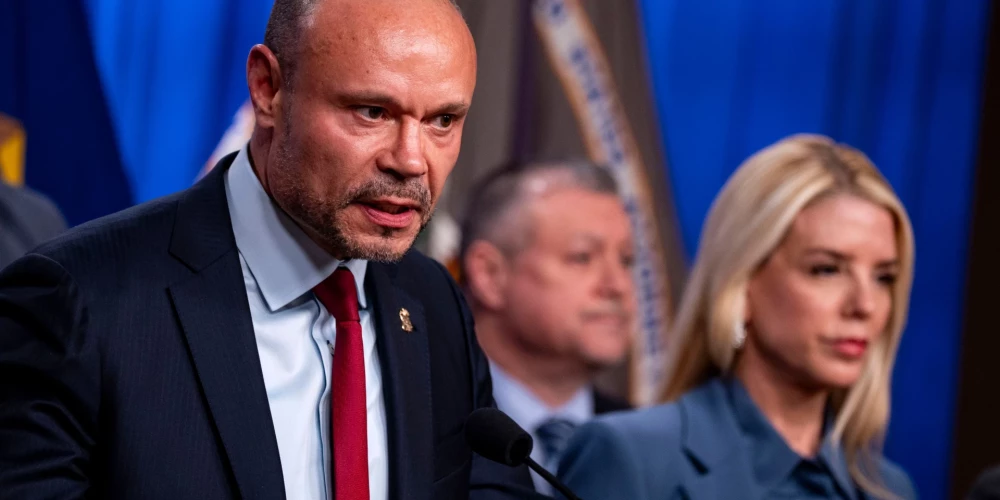 Dans Bongino paziņojis, ka janvārī atstās FIB direktora vietnieka amatu.