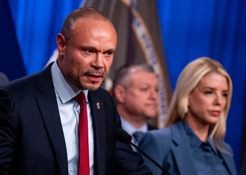 Dans Bongino paziņojis, ka janvārī atstās FIB direktora vietnieka amatu.