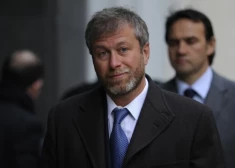 Abramovičs solīja nosūtīt Ukrainai 2,85 miljardus eiro, tomēr "solīts makā nekrīt". Nu viņam draud tiesvedība