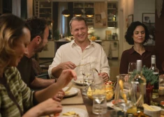 Noskaties! Klajā laists režisora Dž. Dž. Džilindžera jaunās melnās komēdijas "Perfektie" treileris