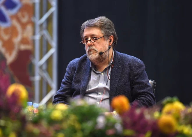 Par īpašiem nopelniem Latvijas labā pilsonību piešķir dokumentālistam Manskim