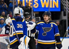 "Blues" hokejistiem pietiek ar vieniem vārtiem uzvarai; "Devils" panākums Lasvegasā