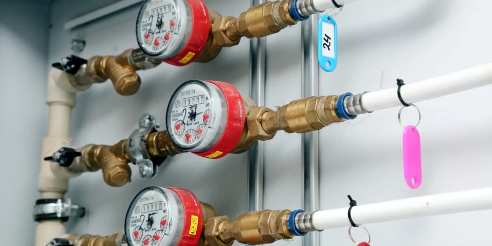 ST ierosināta lieta par dzīvokļos uzstādīto ūdens patēriņa skaitītāju verificēšanas prasības atcelšanu. 