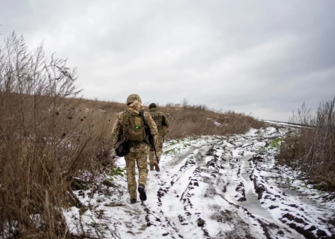 Krievijas robežsargi nelegāli šķērsojuši Igaunijas robežu uz mola Narvas upē.