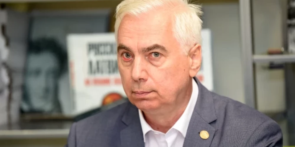 Prokremliskajam aktīvistam Viktoram Guščinam inkriminē rakstu gatavošanu Krievijas propagandas vietnei.