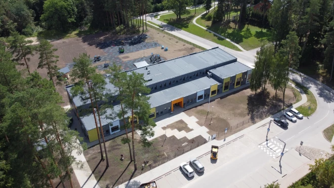 No koka konstrukcijām būvēts bērnudārzs Lielvārdē.