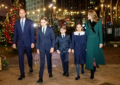 Sirsnīgs svētku mirklis: Keita Midltone un princis Viljams dalās ar Ziemassvētku ģimenes foto