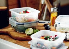 Куда девать салаты, мясо и выпечку после праздников: эксперт дает дельные советы