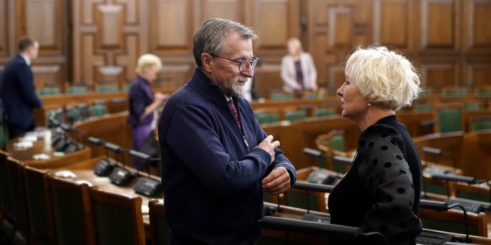 Правящая коалиция уже давно находится в неустойчивом состоянии, и нет уверенности в том, что она сможет продолжать работать вместе. 