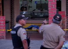 Uz ielas nošauts bijušais Ekvadoras izlases spēlētājs Mario Pineida, ievainoto skaitā viņa māte