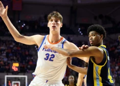 "Danks" gandrīz bez palēkšanās! Par sensāciju kļūst 19 gadus vecais Olivjē Riū, uz kura fona NBA milži pārvēršas punduros