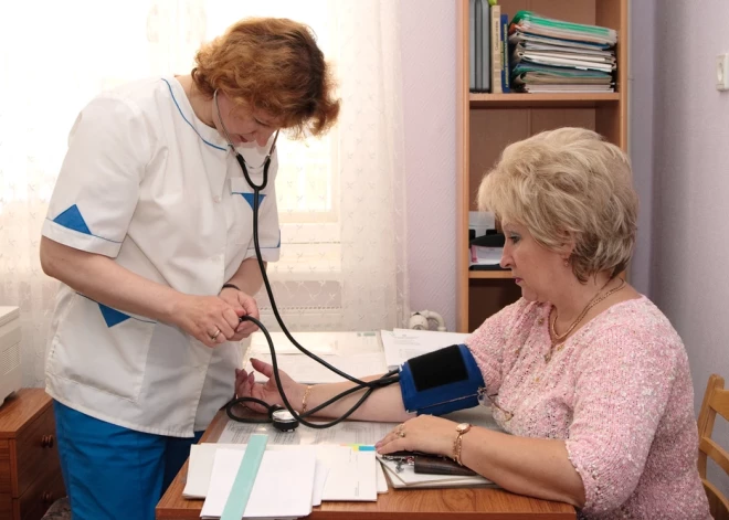 Перед записью к специалисту латвийцы стали чаще делать одно действие: статистика заставляет задуматься