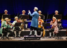 Vīnes Mocarta orķestris "uguņo" Rīgā. FOTO