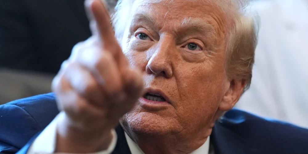 ASV prezidents Donalds Tramps atkal mēģina iestāstīt, ka tā ir Ukraina, kas kavē miera iestāšanos