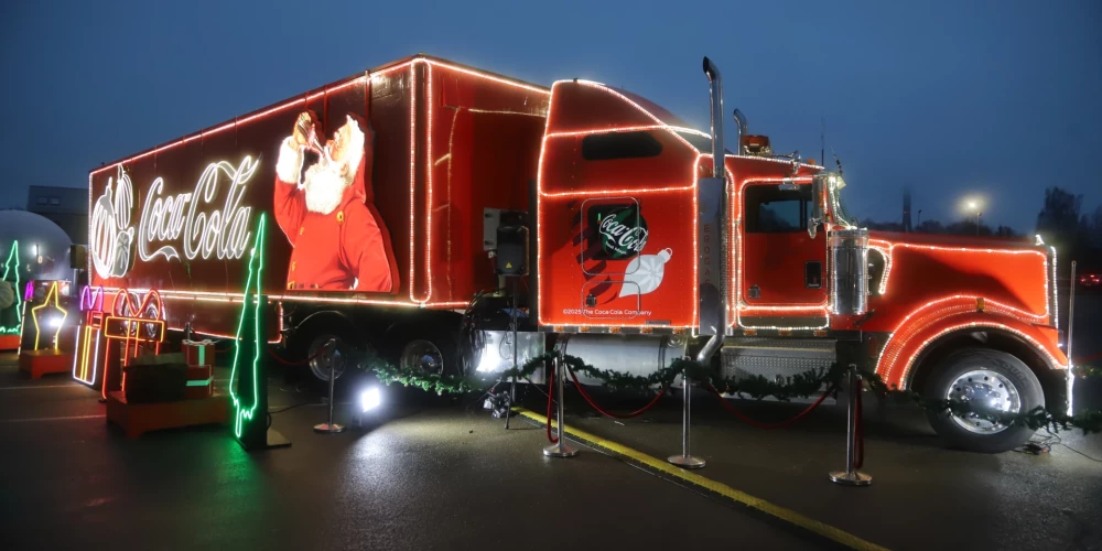 18 декабря в Риге вновь засиял легендарный рождественский грузовик Coca-Cola, наполнив Международный выставочный центр на Кипсале светом, музыкой и настоящим ощущением праздничного чуда. 