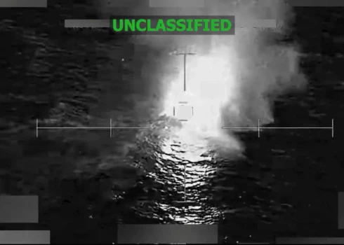 ASV triecienos diviem narkotiku kuģiem Klusajā okeānā nogalināti pieci cilvēki.