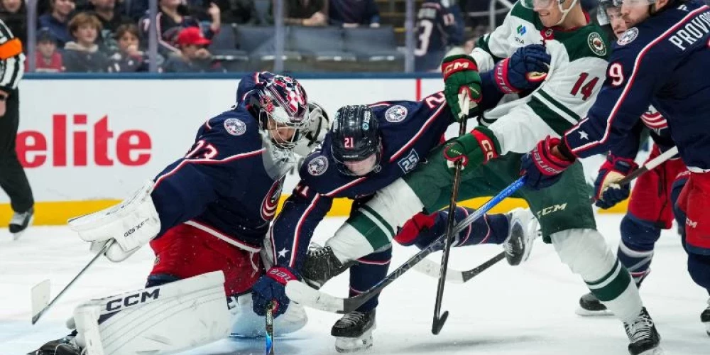 "Blue Jackets" mājās piekāpās Minesotas "Wild" komandai, ciešot sesto zaudējumu pēdējās septiņās spēlēs.