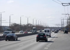 No traģēdijas šķīra tikai sekundes - agresīvi autobraucēji terorizē Rīgu